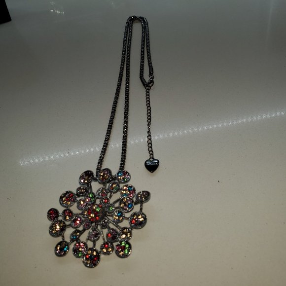 LONG NECKLACE DONE IN MULTI-COLORED STONES - Picture 3 of 4